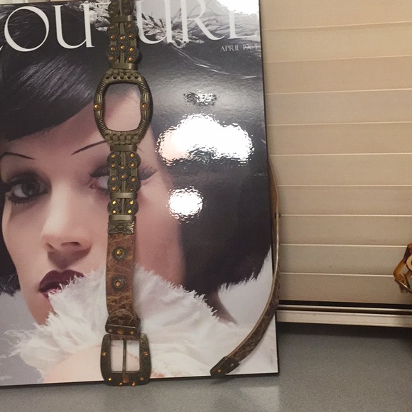 ⬇️Price Drop⬇️NWOT Brown tone jewelled belt - Picture 4 of 6